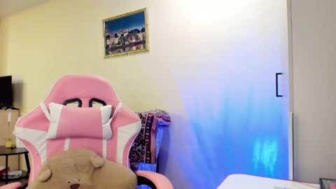 Julie online show from October 25, 4:47 pm