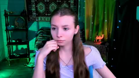 juliedaniel online show from April 14, 8:36 am