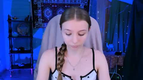 juliedaniel online show from July 22, 11:11 am