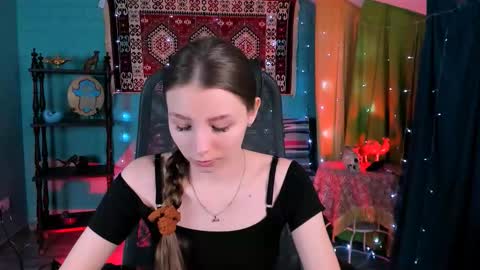 juliedaniel online show from February 3, 8:08 am