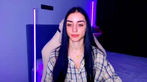 juliet_lu online show from March 19, 8:18 am