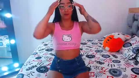 Snapshot of julieta_art1 chatting on October 11, 5:48 pm julieta art1 online show from October 11, 5:48 pm