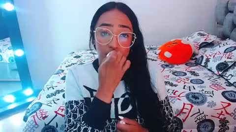 Snapshot of julieta_art1 chatting on October 12, 9:28 pm julieta art1 online show from October 12, 9:28 pm