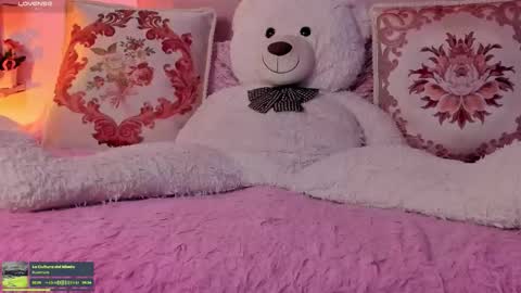 Snapshot of julieta_cooper20 chatting on September 29, 5:23 am Juli online show from September 29, 5:23 am