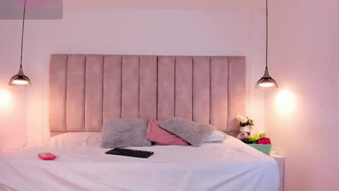 Snapshot of julieta_jane_ chatting on September 29, 3:44 am Julieta online show from September 29, 3:44 am