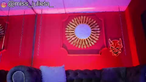  Julieta  online show from July 14, 1:05 pm