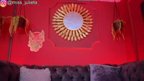  Julieta  online show from June 9, 12:15 pm