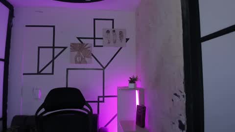 julietakane online show from September 12, 4:02 am