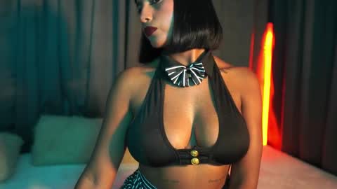 julietawinona online show from March 3, 9:32 pm