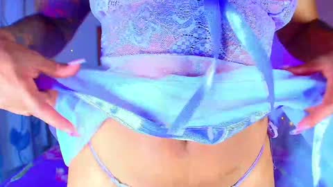 Snapshot of julieth_rossi chatting on January 12, 1:42 am julieth rossi online show from January 12, 1:42 am