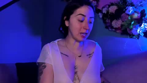   online show from July 1, 9:03 pm