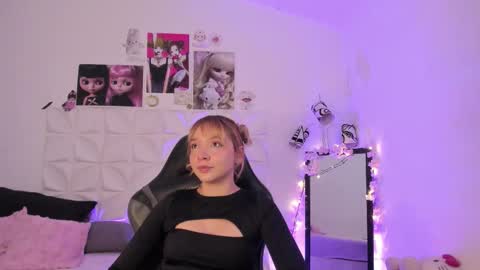 Julieth online show from December 4, 8:31 pm