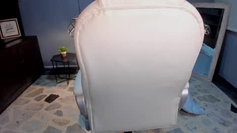 Snapshot of juliieta_evans chatting on October 10, 9:31 pm Julieta online show from October 10, 9:31 pm