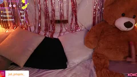 jullianapriv_ online show from February 18, 4:39 pm