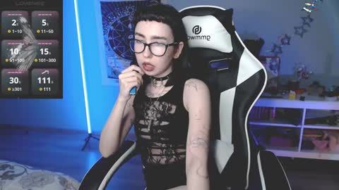 Baroness Von Cringe online show from December 14, 6:41 pm