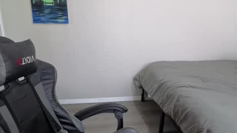 julyclb online show from January 8, 4:33 pm