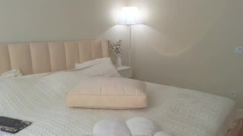 Mary online show from September 10, 9:09 am