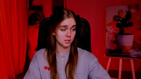 junewoods online show from April 15, 7:53 am