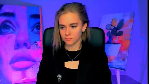 junewoods online show from December 3, 6:38 am