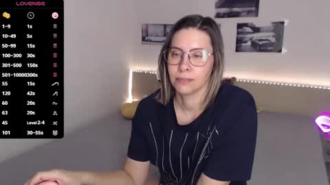 Julie online show from February 20, 5:17 am