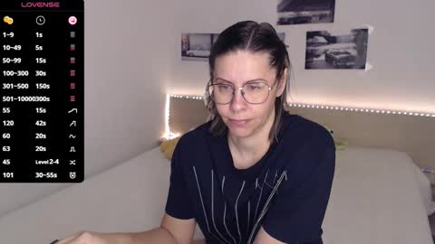 Julie online show from January 7, 5:00 am