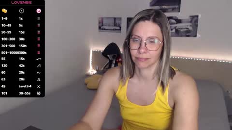 Julie online show from September 20, 4:22 am