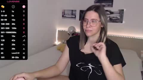 Julie online show from December 17, 5:44 am