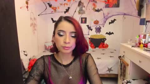 Mia online show from November 5, 10:48 pm