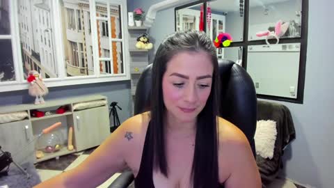 Snapshot of kagomme_h chatting on December 4, 4:54 am Antonella online show from December 4, 4:54 am