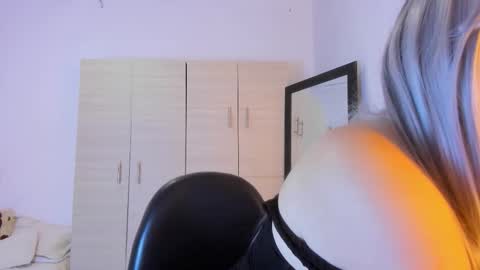 ChloeIndependient model online show from February 1, 3:00 pm