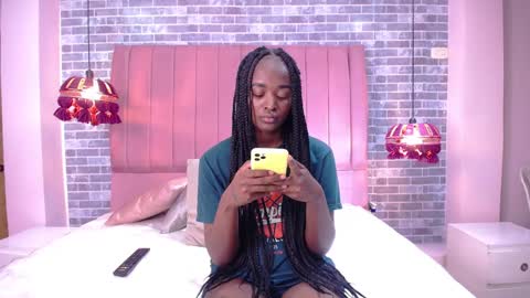 Snapshot of kaiadebayo chatting on December 4, 11:57 pm Angie online show from December 4, 11:57 pm