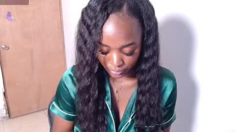 Snapshot of kaiadebayo chatting on October 12, 5:54 am Angie online show from October 12, 5:54 am