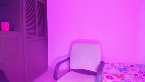 kaiahmont online show from November 25, 9:37 pm