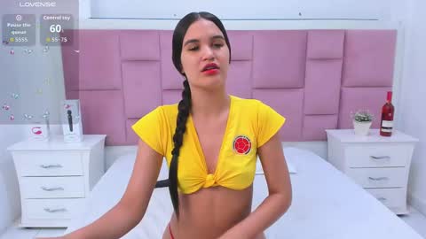 kelly online show from October 21, 11:25 am