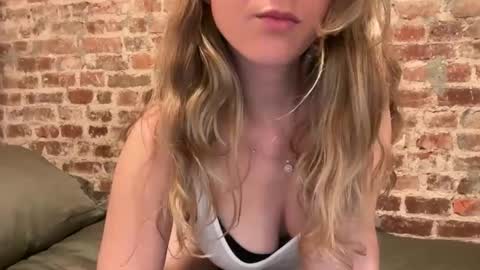 kaleyy22 online show from April 25, 6:05 pm