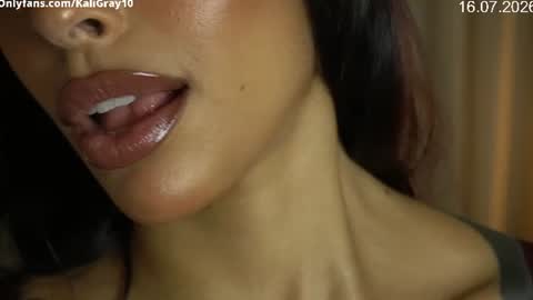 kaligray10 online show from July 16, 9:08 pm