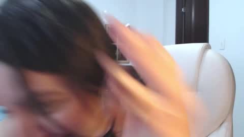 Kamilalopez online show from February 18, 10:58 pm