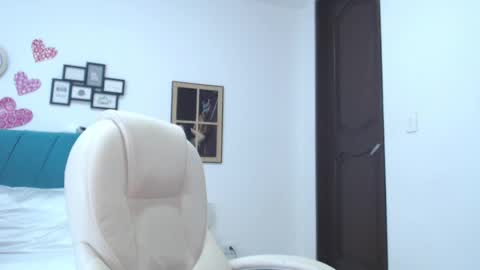 Kamilalopez online show from March 11, 10:53 pm