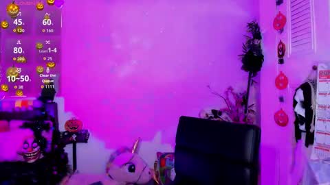 hello  Im Danni online show from October 24, 1:07 pm