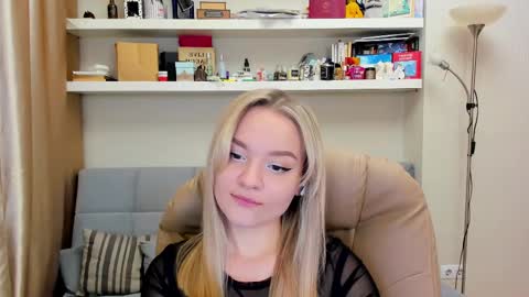 Snapshot of kara_smith_ chatting on February 22, 12:38 am Kara. Off from 15th till 24th of December online show from February 22, 12:38 am
