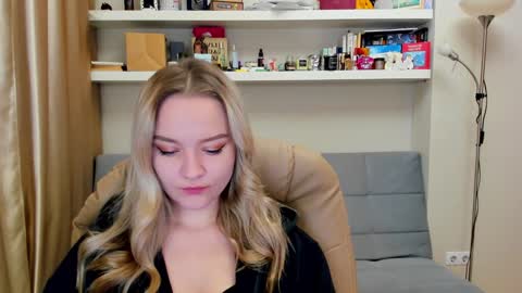 Snapshot of kara_smith_ chatting on December 12, 11:03 pm Kara. Off from 15th till 24th of December online show from December 12, 11:03 pm