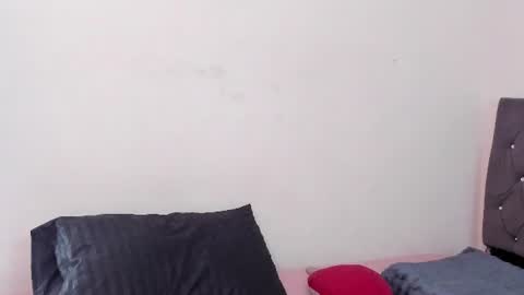 karely_laurent online show from July 15, 11:42 pm