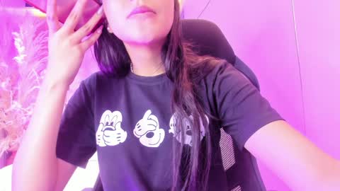 Karely online show from April 6, 4:30 pm