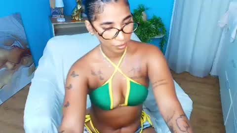 Karen online show from July 28, 7:39 pm