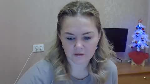 karennelsonx online show from December 15, 11:04 am