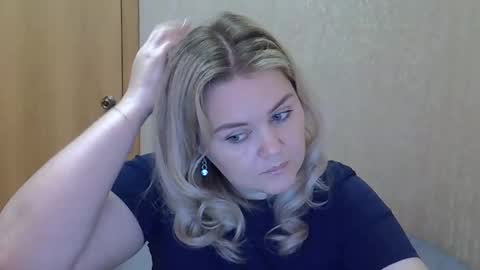 karennelsonx online show from March 30, 10:37 am