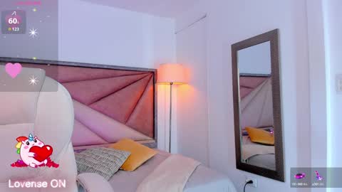 Karen online show from December 10, 6:06 pm