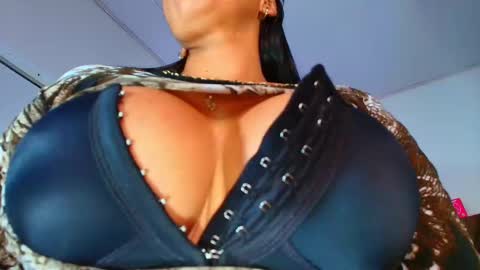 Snapshot of karina4squirt chatting on October 4, 1:22 am karina4squirt online show from October 4, 1:22 am
