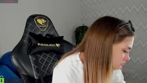 karina_broks online show from November 4, 8:25 pm