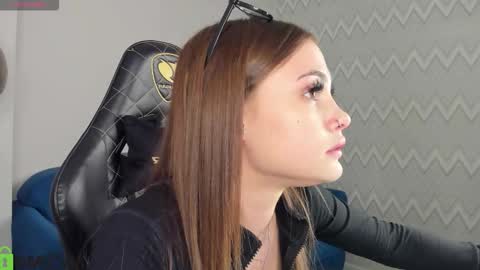 karina_broks online show from December 1, 9:02 am